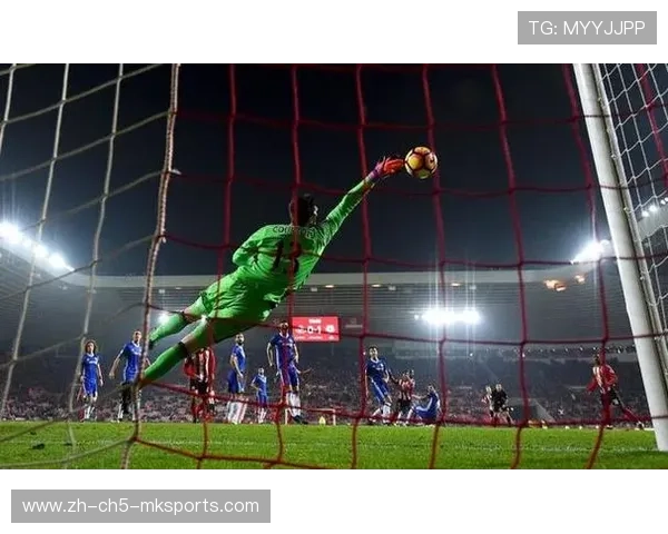 库尔图瓦单手封出对方点球，皇家马德里实现联赛零封